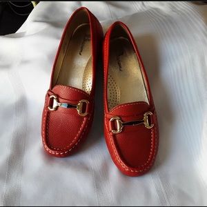 EUC Browns Super Stylish Red Leather Sz 7